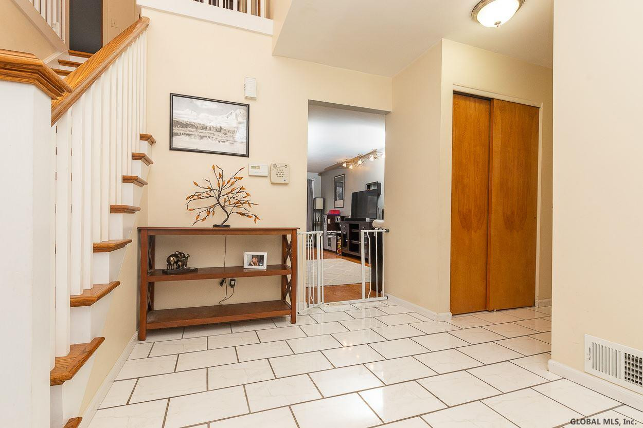 368 Vly Road Colonie, NY 12309 - Photo 19 of 48 Photo 20