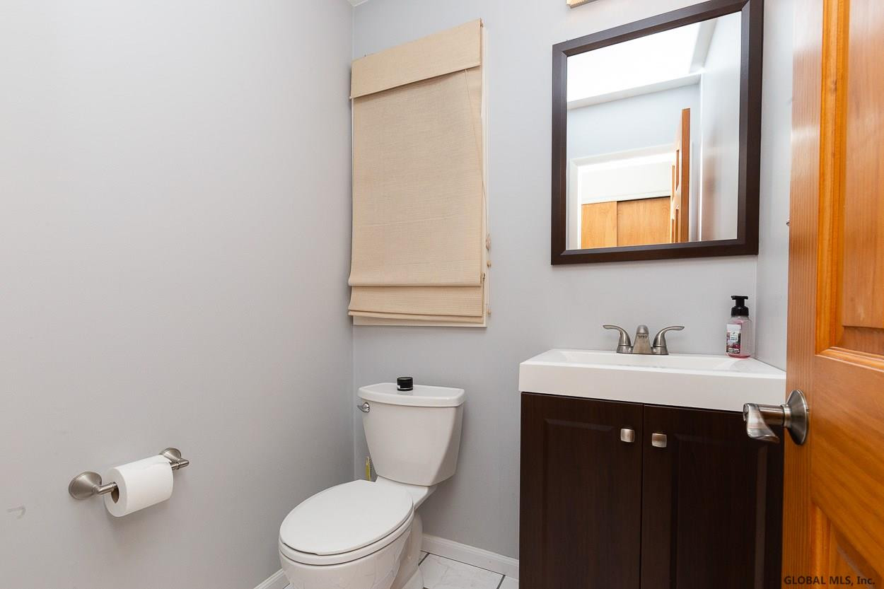 368 Vly Road Colonie, NY 12309 - Photo 20 of 48 Photo 21