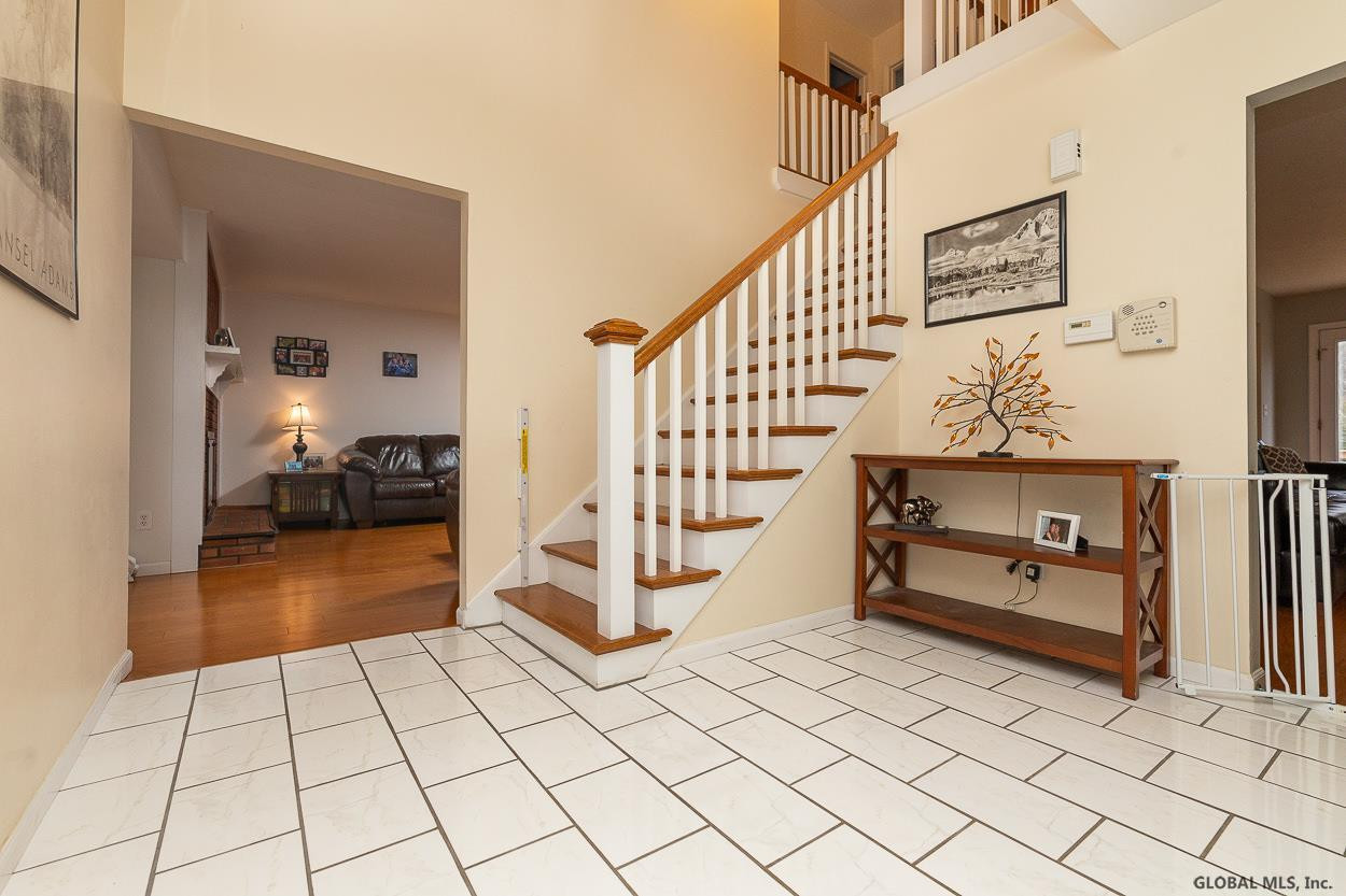 368 Vly Road Colonie, NY 12309 - Photo 2 of 48 Photo 3