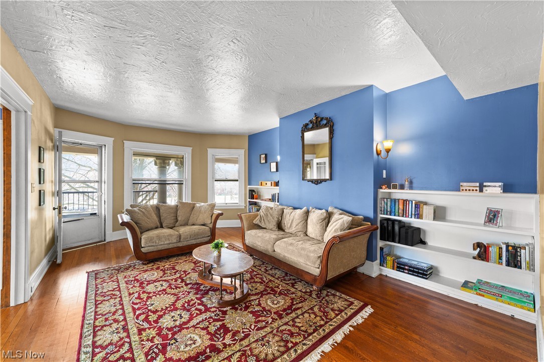 2707 Lancashire Road, Unit 15 Cleveland, OH 44106 - Photo 4 of 33