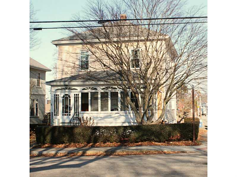 22 Bateman Avenue Newport, RI 02840 - Photo 1 of 20 Exterior Front.