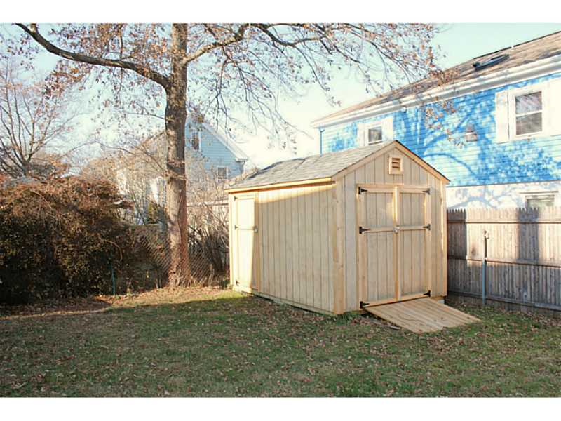 22 Bateman Avenue Newport, RI 02840 - Photo 19 of 20 Exterior Back.