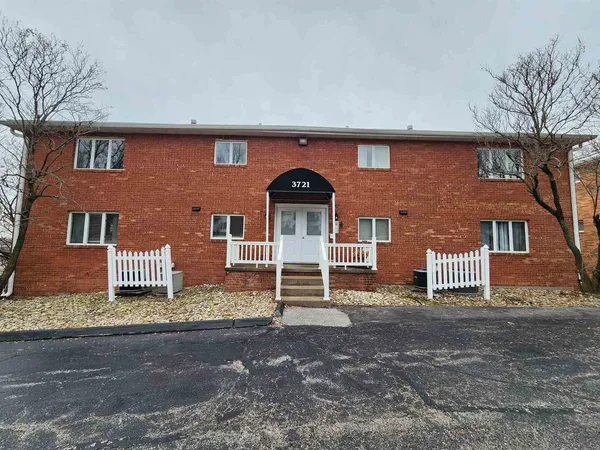 $110,000 | 3721 35th Street, Unit 1, Moline, IL 61265