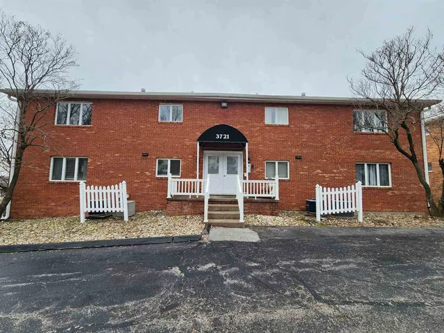 $115,000 | 3721 35th Street, Unit 1, Moline, IL 61265