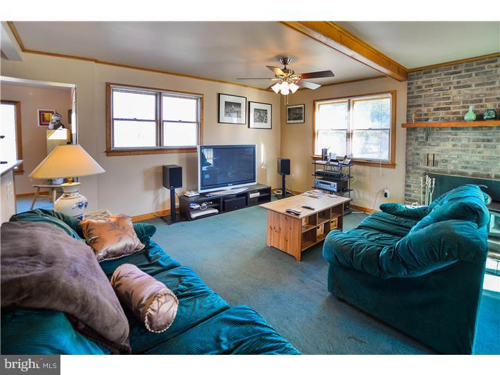 90 5th Avenue Maple Shade, NJ 08052 - Photo 12 of 22 Family Room