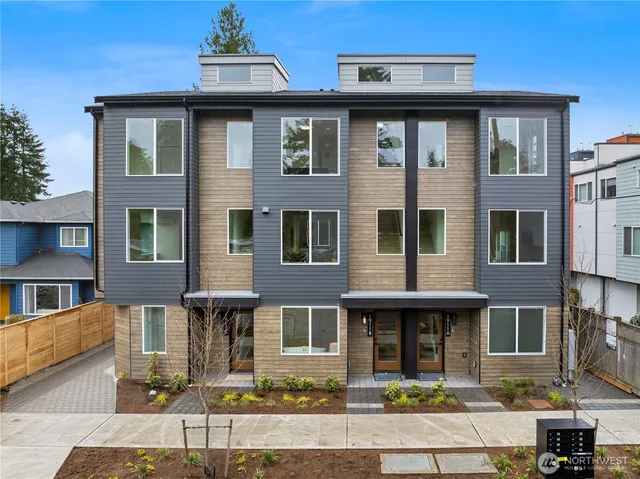 $795,950 | 1913 North 120th Street, Seattle, WA 98133