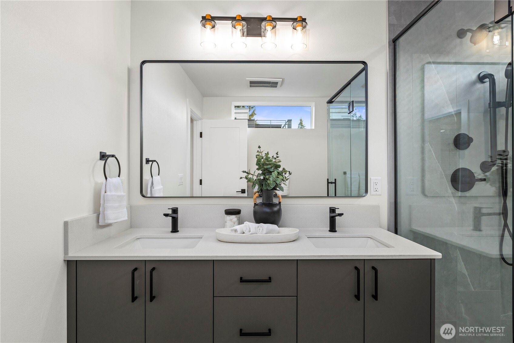 1913 North 120th Street Seattle, WA 98133 - Photo 17 of 27