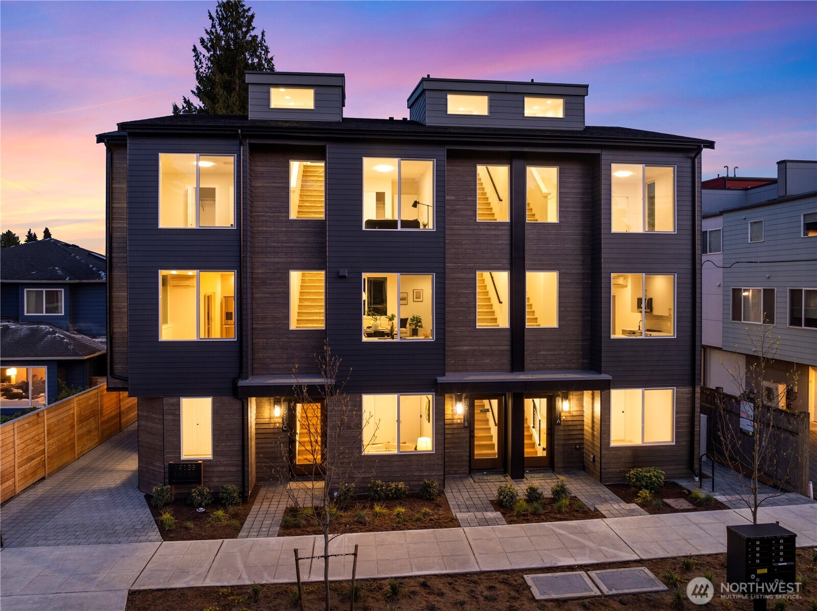 1913 North 120th Street Seattle, WA 98133 - Photo 3 of 27