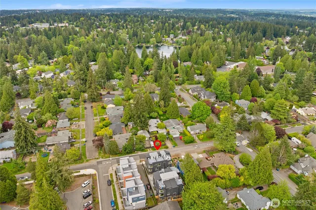 $795,950 | 1913 North 120th Street, Seattle, WA 98133
