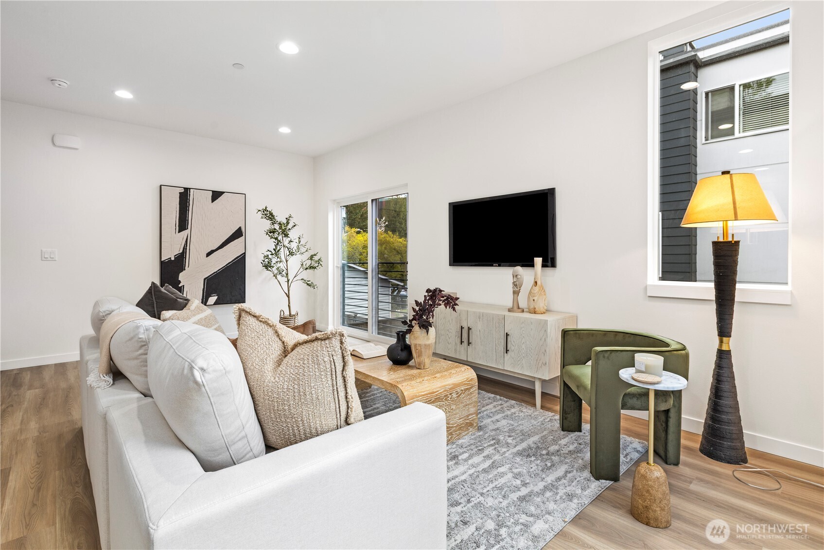 1913 North 120th Street Seattle, WA 98133 - Photo 7 of 27