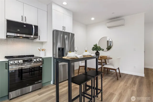 $795,950 | 1913 North 120th Street, Seattle, WA 98133