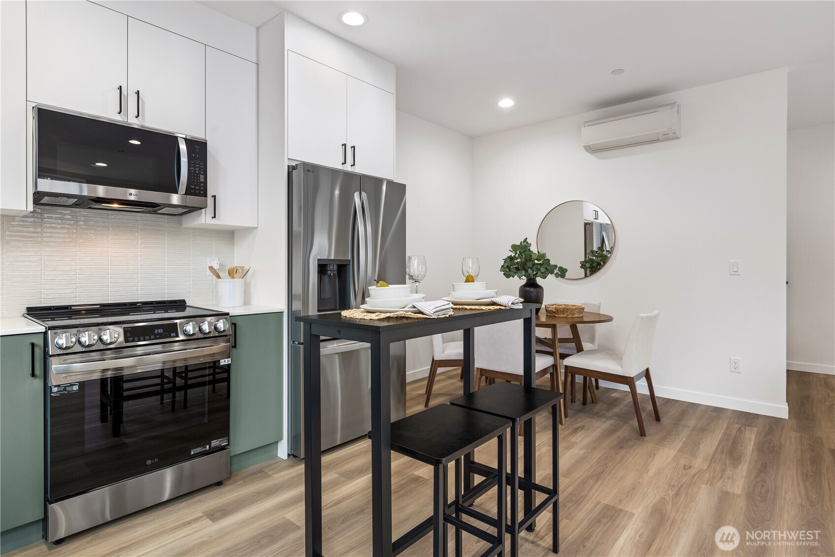 1913 North 120th Street Seattle, WA 98133 - Photo 10 of 27