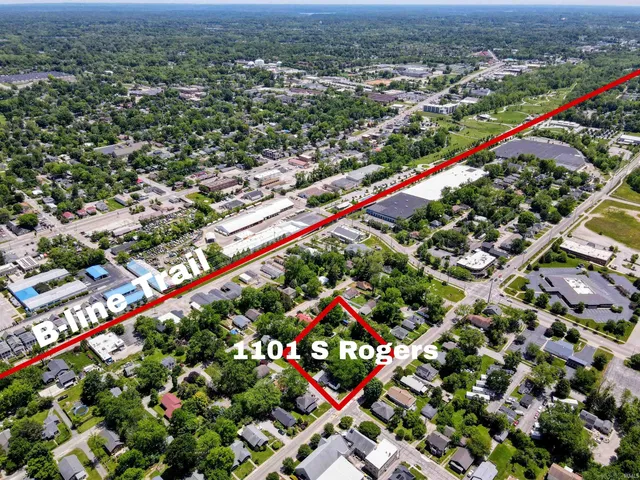 $1,600 | 1101 South Rogers Street, Unit 2, Bloomington, IN 47403