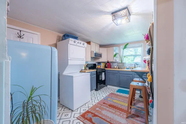 $1,600 | 1101 South Rogers Street, Unit 2, Bloomington, IN 47403