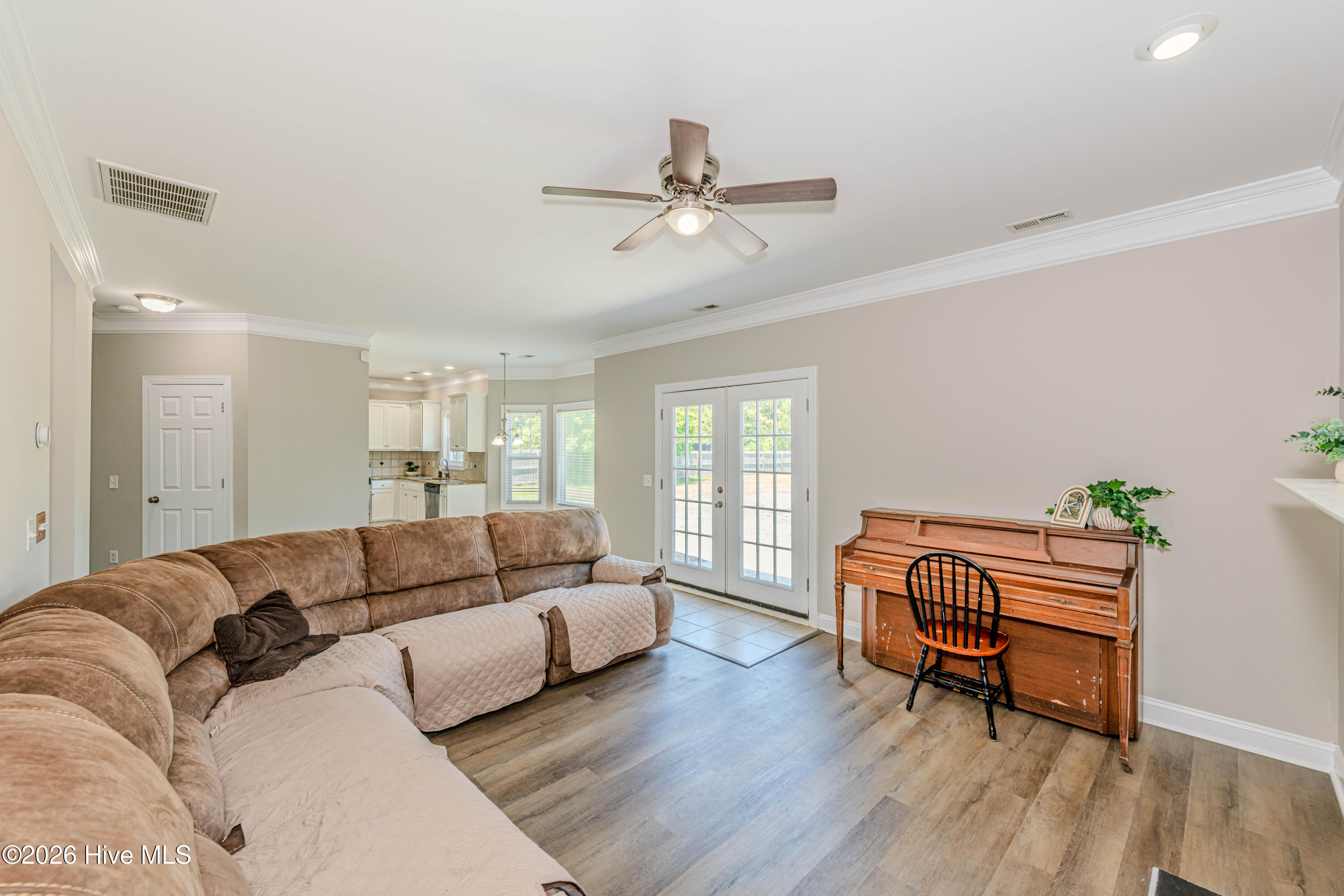 673 Morris Landing Road Holly Ridge, NC 28445 - Photo 22 of 125 Living room