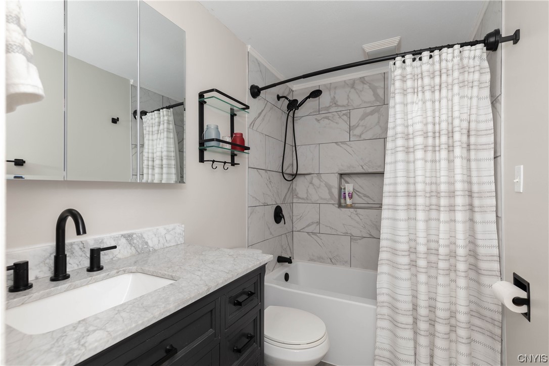 8083 Maple Road Clay, NY 13041 - Photo 10 of 21