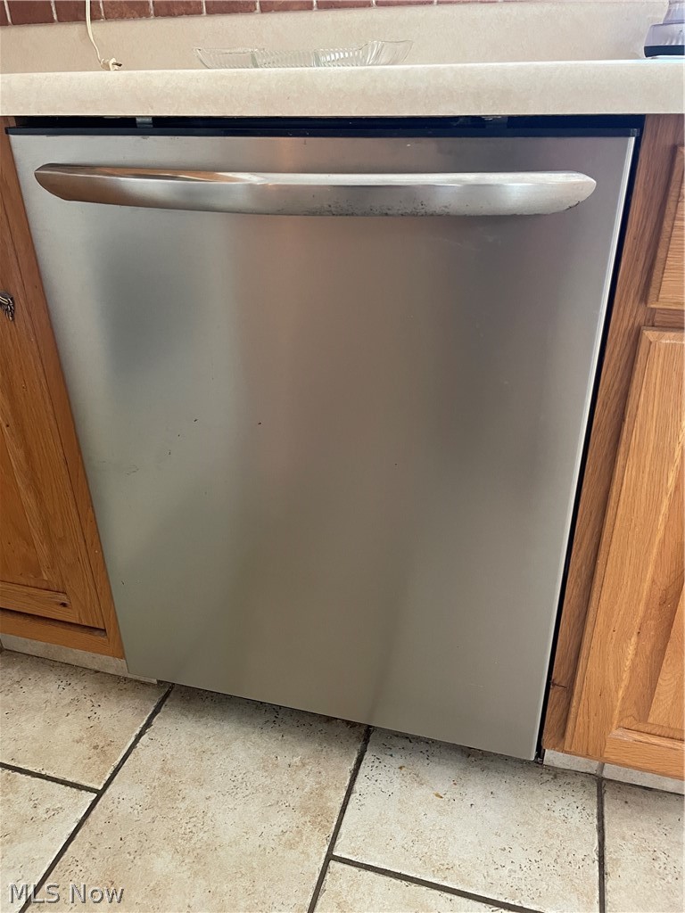 185 Mathews Road Youngstown, OH 44512 - Photo 15 of 29 Details featuring dishwasher