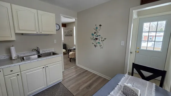 $2,150 | 542 Whitney Avenue, Winthrop Harbor, IL 60096