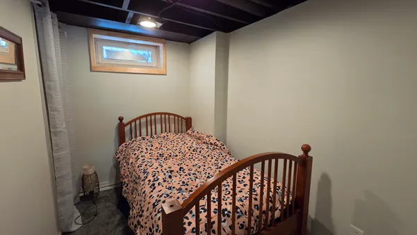 $2,150 | 542 Whitney Avenue, Winthrop Harbor, IL 60096