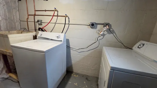 $2,150 | 542 Whitney Avenue, Winthrop Harbor, IL 60096