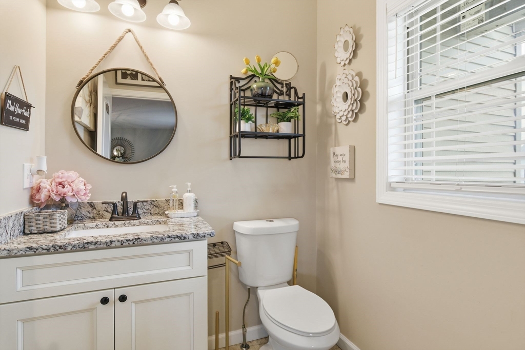 11 Elaine Circle Springfield, MA 01109 - Photo 31 of 39