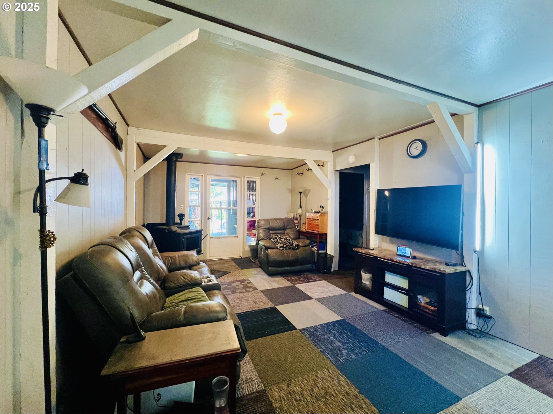 617 Poison Oak Drive Winston, OR 97496 - Photo 18 of 39