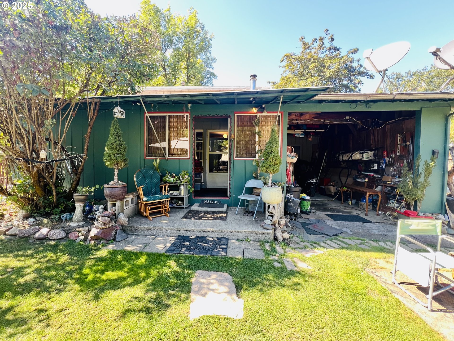617 Poison Oak Drive Winston, OR 97496 - Photo 3 of 39