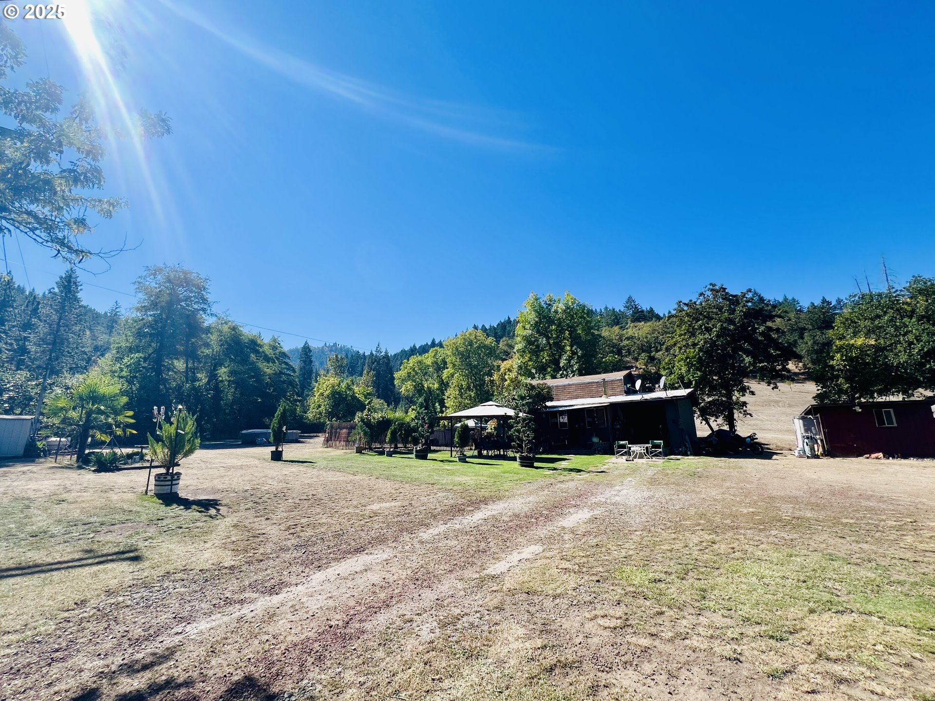 617 Poison Oak Drive Winston, OR 97496 - Photo 4 of 39