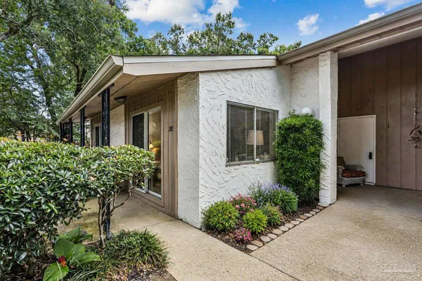 $185,000 | 3400 Wimbledon Drive, Unit 20, Pensacola, FL 32504