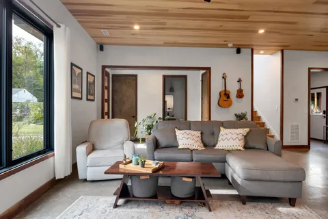 $898,000 | 501 Village Court, Nashville, TN 37206