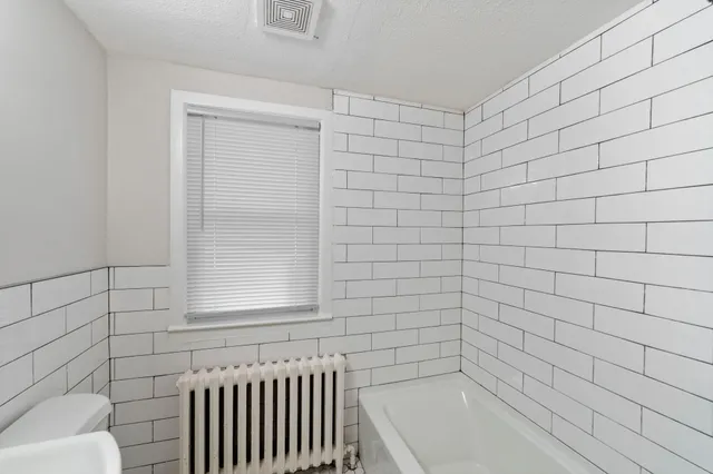 $1,950 | 4253 North James Avenue, Unit 1, Minneapolis, MN 55412