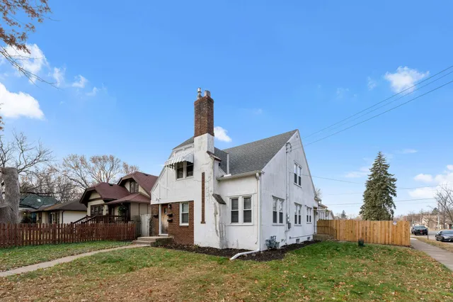 $1,950 | 4253 North James Avenue, Unit 1, Minneapolis, MN 55412