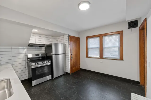 $1,950 | 4253 North James Avenue, Unit 1, Minneapolis, MN 55412