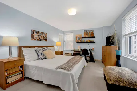 $440,000 | 850 North Dewitt Place, Unit 7K, Chicago, IL 60611