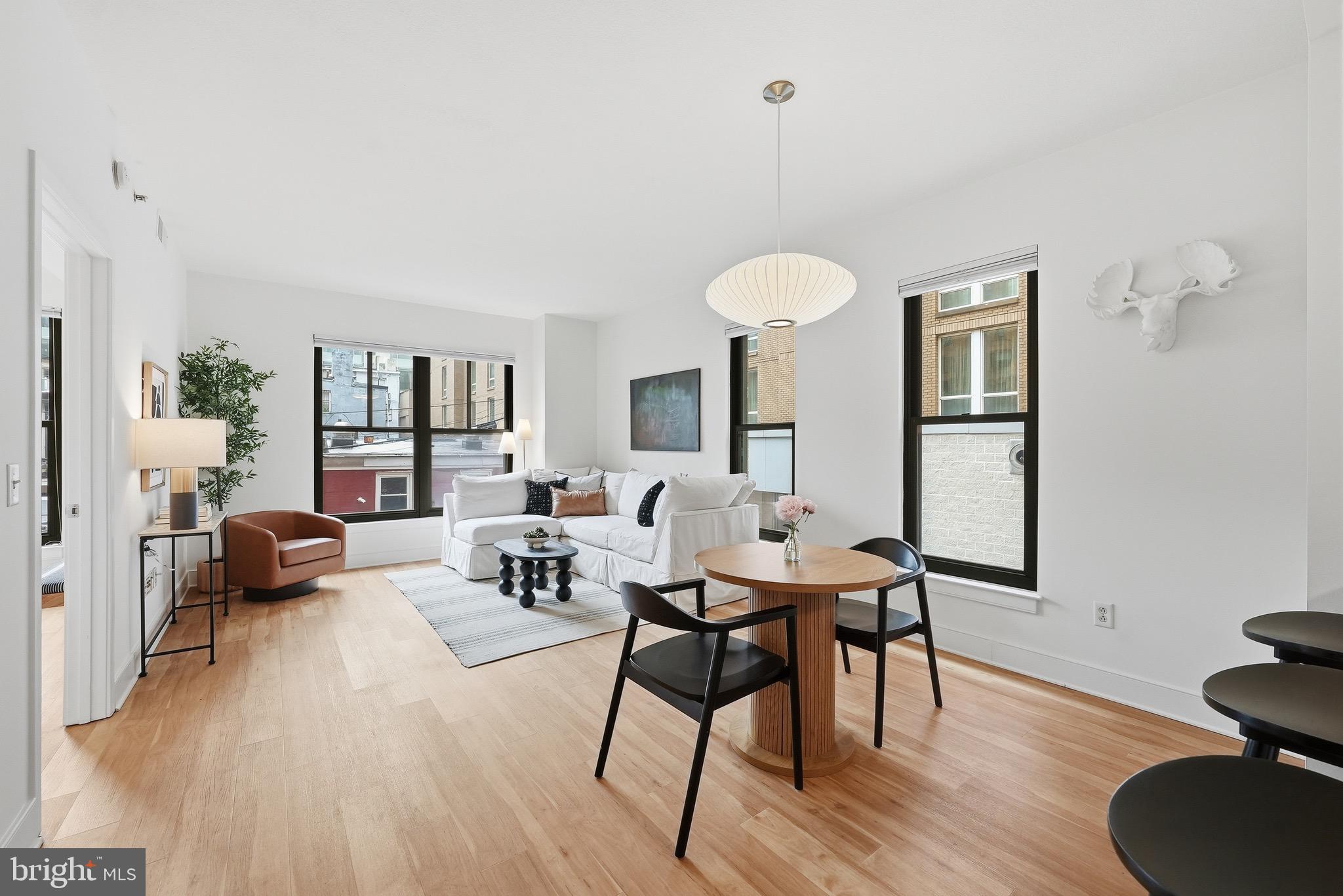 910 M Street Northwest, Unit 203 Washington, DC 20001 - Photo 6 of 24 Living/Dining