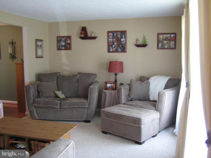 48 Boxthorn Road Abingdon, MD 21009 - Photo 2 of 27 Living Room