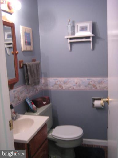 48 Boxthorn Road Abingdon, MD 21009 - Photo 10 of 27 Half Bath 1