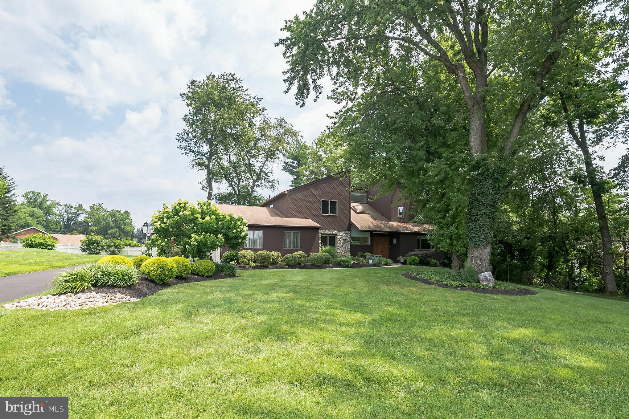 57 Kent Road Huntingdon Valley, PA 19006 - Photo 2 of 50
