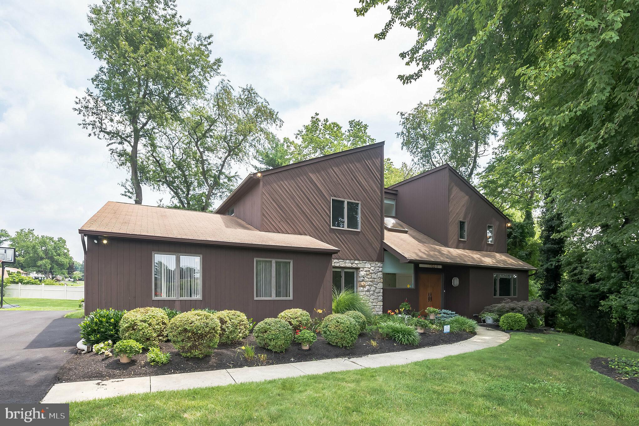 57 Kent Road Huntingdon Valley, PA 19006 - Photo 4 of 50