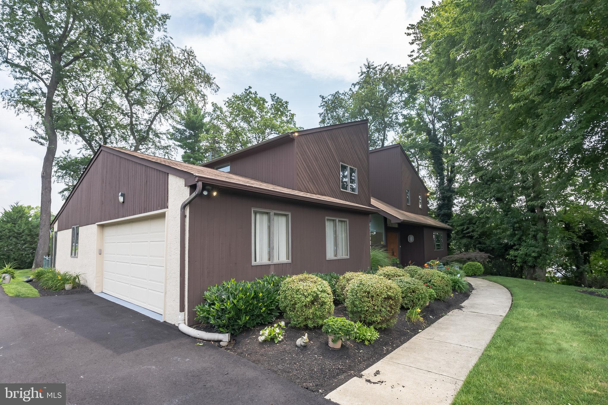 57 Kent Road Huntingdon Valley, PA 19006 - Photo 5 of 50