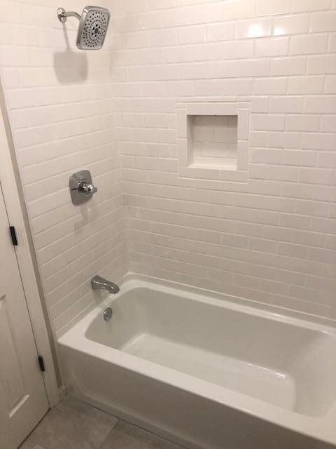 309 Butler Road Portland, TN 37148 - Photo 16 of 30 a bathroom with a bathtub