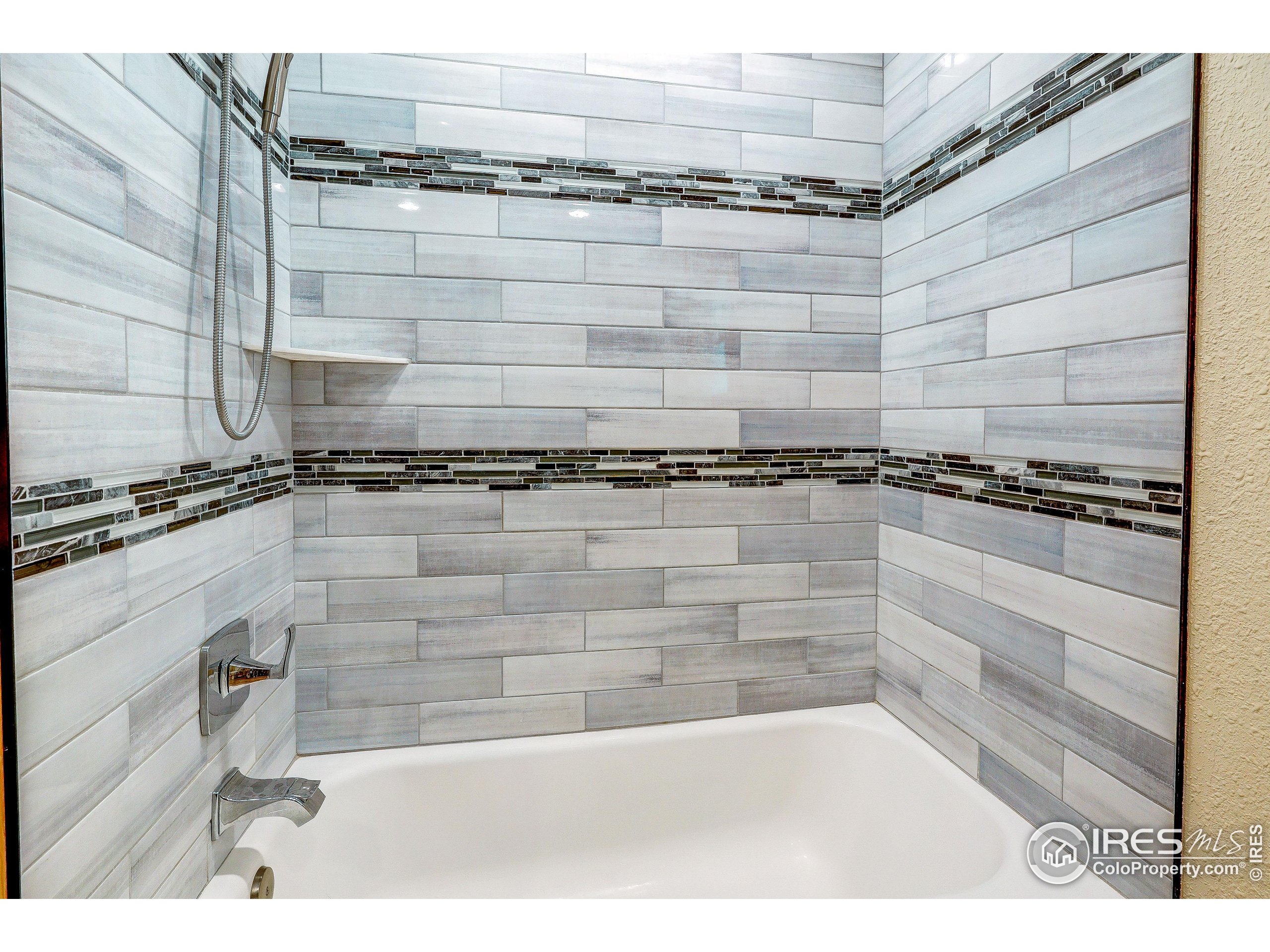 166 Cherokee Road Lyons, CO 80540 - Photo 31 of 38 a close view of a stove