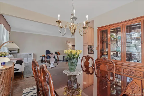 $395,000 | 101 Old Mamaroneck Road, Unit 2A7, White Plains, NY 10605