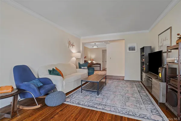 $395,000 | 101 Old Mamaroneck Road, Unit 2A7, White Plains, NY 10605