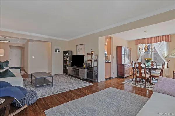$395,000 | 101 Old Mamaroneck Road, Unit 2A7, White Plains, NY 10605