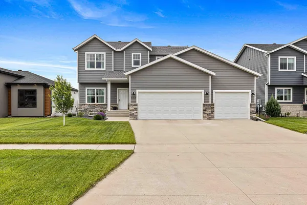 $549,500 | 6363 54th Avenue South, Fargo, ND 58104
