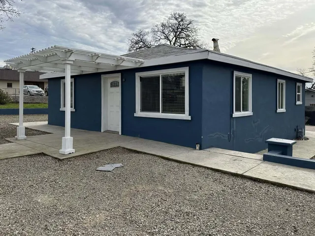 $290,000 | 1701 East Cypress Avenue, Redding, CA 96002
