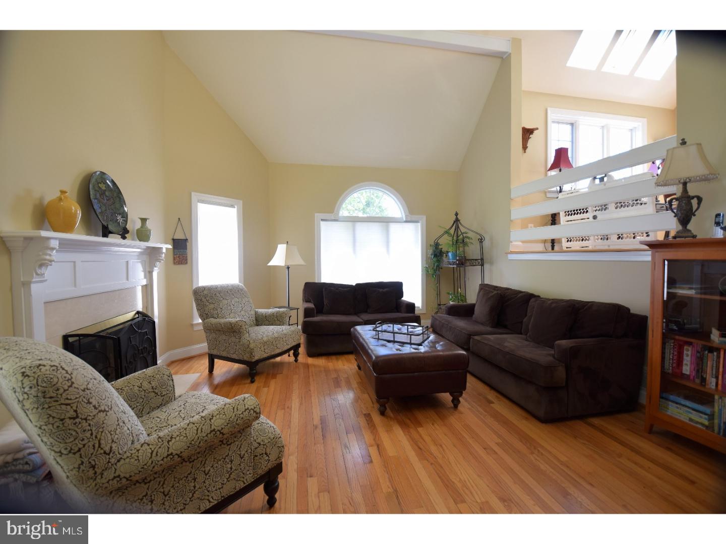 14 Wellfleet Lane Wayne, PA 19087 - Photo 4 of 25 Living Room