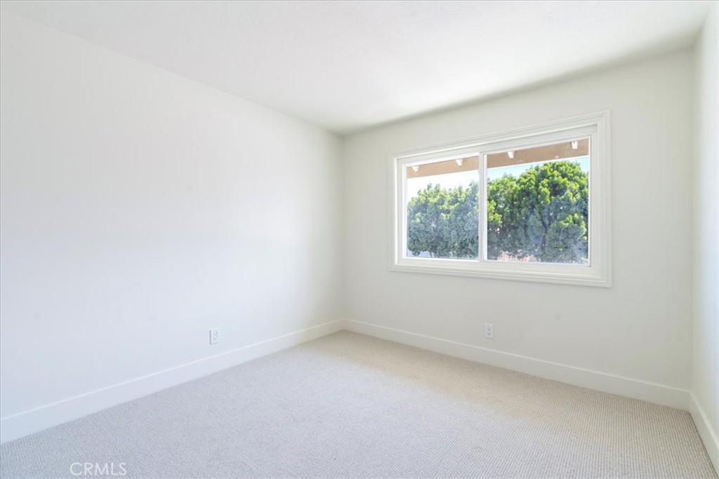 4 Wintergreen, Unit 4 Irvine, CA 92604 - Photo 30 of 39 an empty room with a window
