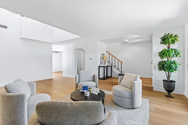 $1,149,888 | 4 Wintergreen, Unit 4, Irvine, CA 92604